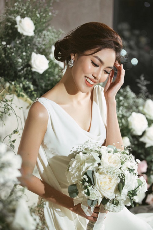John Tuấn Nguyễn và Lan Khuê lộ ảnh cưới: Váy cưới độc đáo, có một không hai